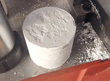 複合相變材料成型機液壓馬達功能分析